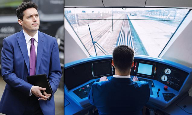 Teenagers could qualify as train drivers to ease staffing shortages