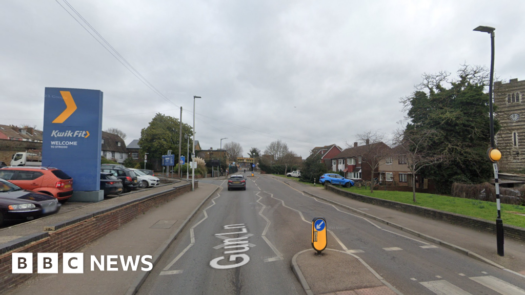 Kent: Woman arrested after man found dead in Strood